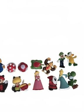 Lot of Figures based on Nintendo's Super Mario / Highly Collectable
